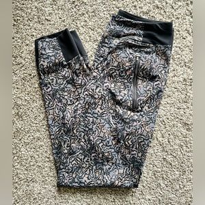 Athleta TREKKIE NORTH JOGGER Kinetic
Abstract Black